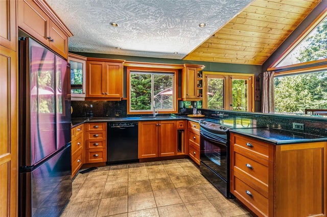 3 of 36 - 1560 Dorcas Point Rd, Nanoose Bay, BC