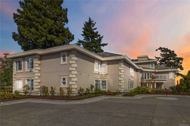 1 of 73 - 1 Buddy Rd 302, View Royal, BC