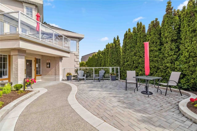 3 of 73 - 1 Buddy Rd 302, View Royal, BC