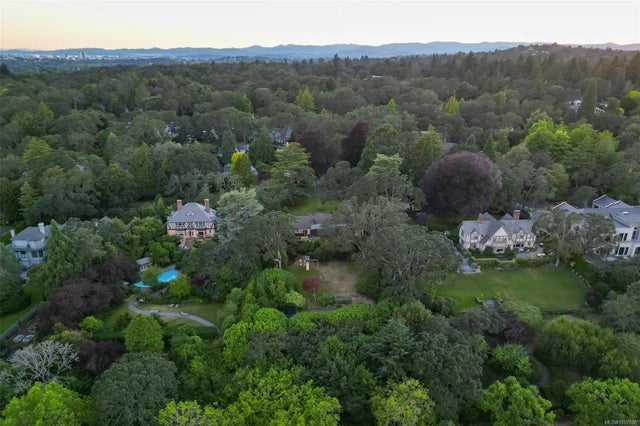 1 of 55 - 3375 Upper Terrace Rd, Oak Bay, BC