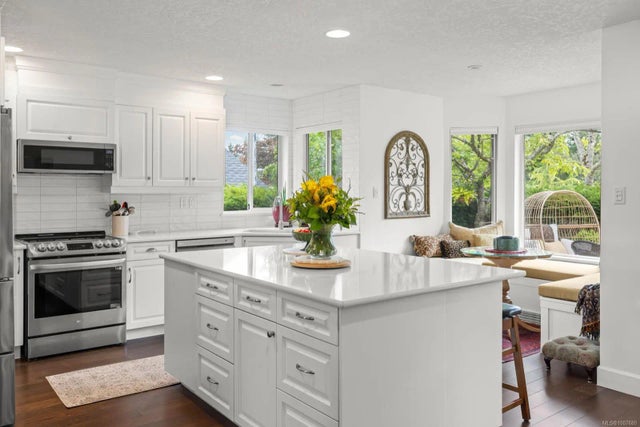 1 of 63 - 809 Country Club Dr, Cobble Hill, BC