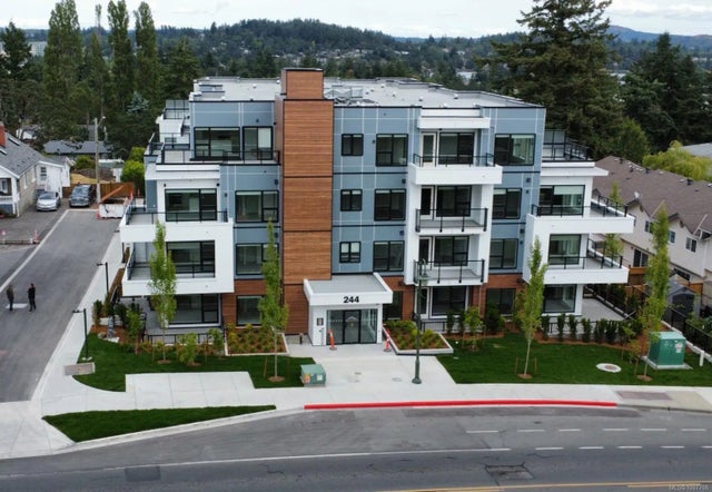 1 of 10 - 244 Island Hwy, View Royal, BC