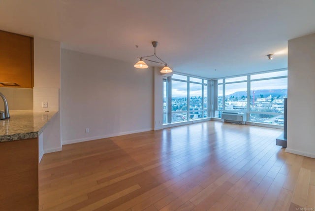 2 of 26 - 38 Front St 903, Nanaimo, BC