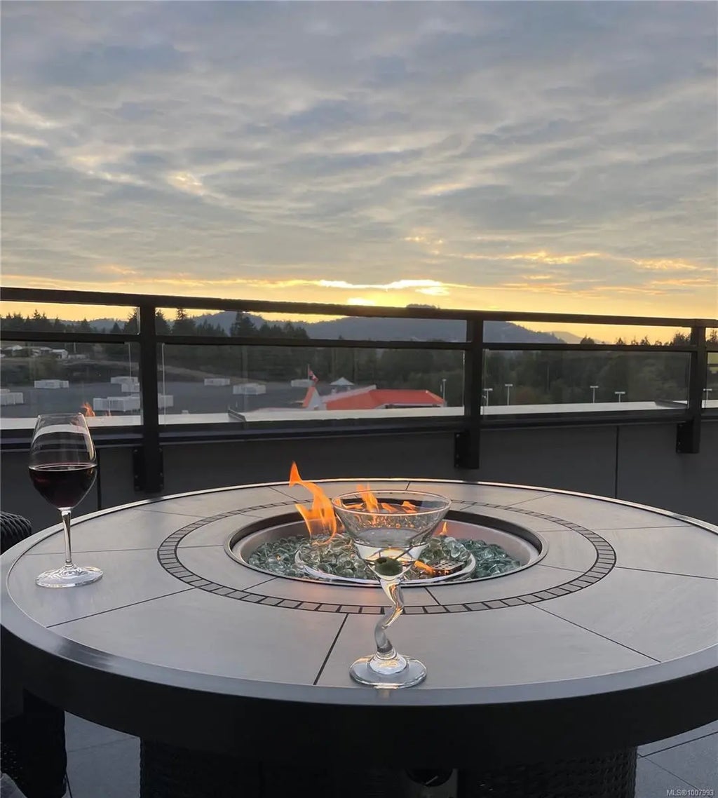 6540 Metral Dr 504, Nanaimo