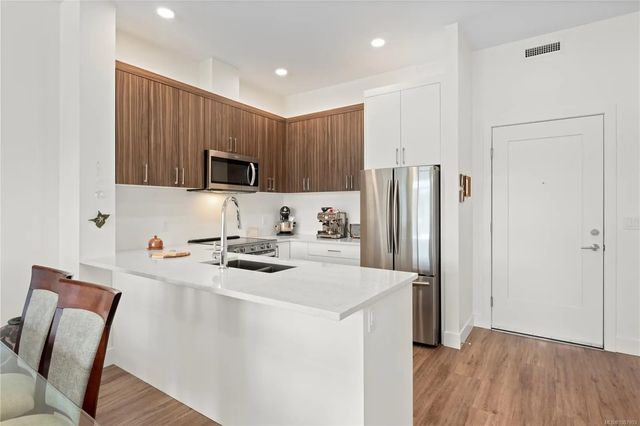 4 of 42 - 6540 Metral Dr 504, Nanaimo, BC