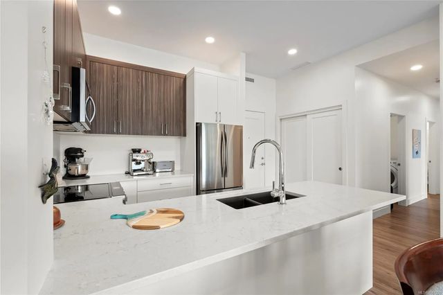 5 of 42 - 6540 Metral Dr 504, Nanaimo, BC