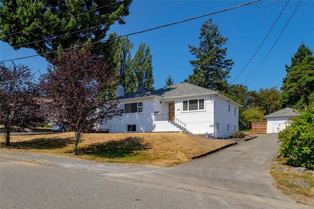 5 of 32 - 210 Suzanne Pl, View Royal, BC