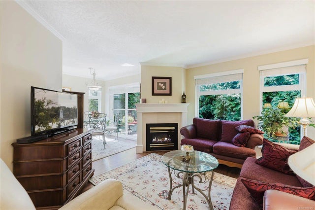 4 of 40 - 835 Selkirk Ave 204, Esquimalt, BC