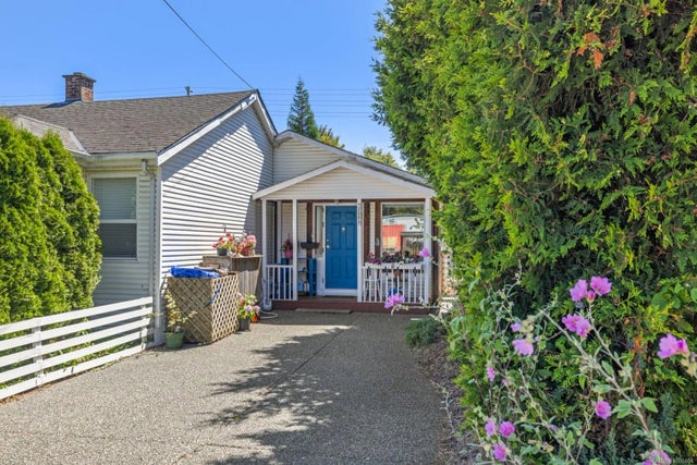 1 of 14 - 1205 Colville Rd B, Esquimalt, BC