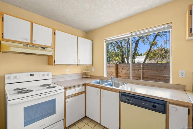 5 of 14 - 1205 Colville Rd B, Esquimalt, BC