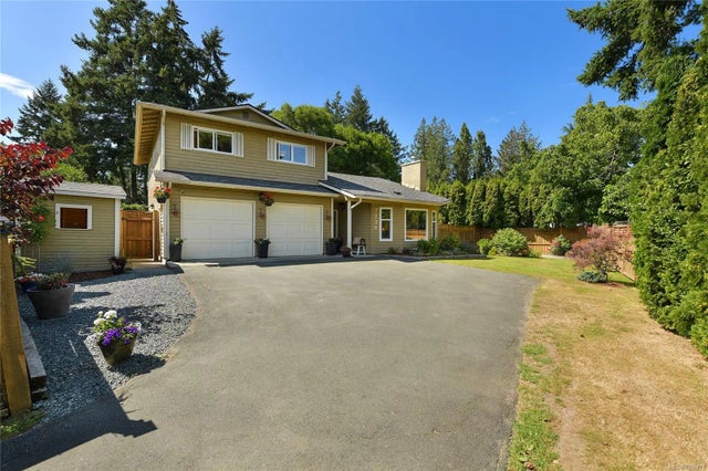 1 of 42 - 7236 Seamount Close, Central Saanich, BC