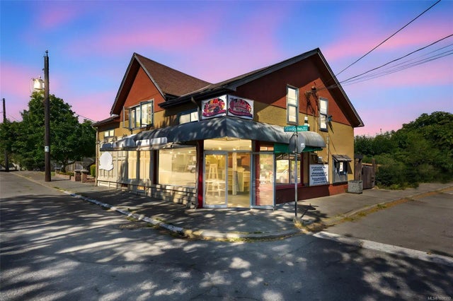 1 of 21 - 2405 Eastdowne Rd, Oak Bay, BC