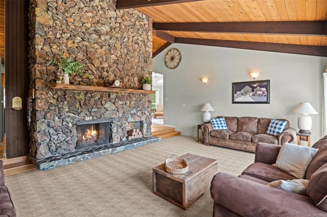 5 of 49 - 1923 Nicholas Rd, Central Saanich, BC