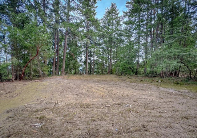 1 of 17 - 815 Buttercup Rd, Gabriola Island, BC