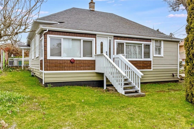 1 of 40 - 9900 Esplanade St, Chemainus, BC