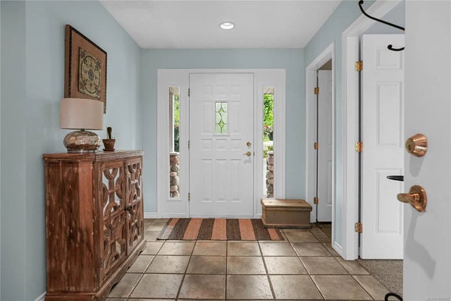 5 of 37 - 1024 Bramfield Pl, Central Saanich, BC