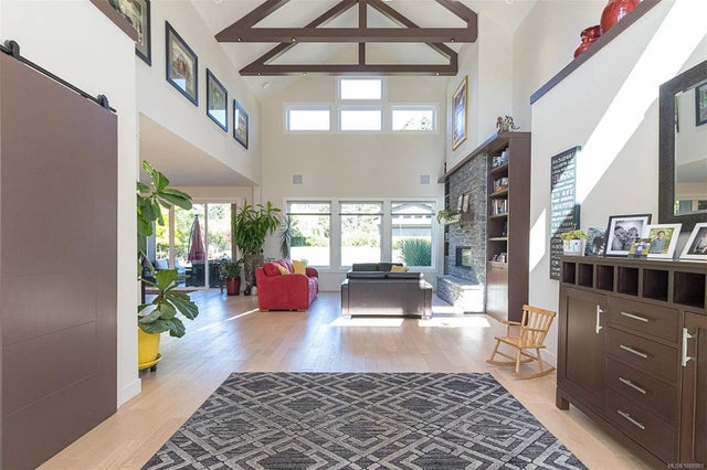 4 of 52 - 10830 Derrick Rd, North Saanich, BC