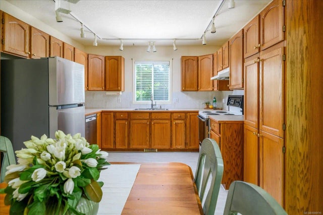2 of 44 - 620 Taylor Cres, Ladysmith, BC