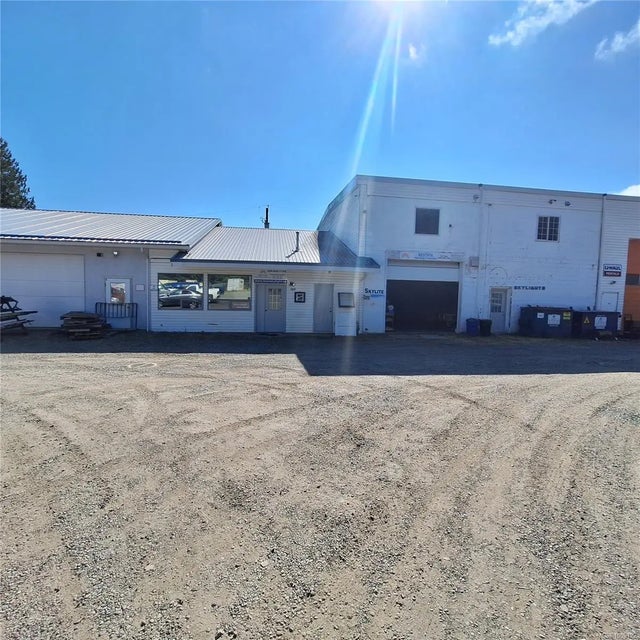 2 of 15 - 1824 Alberni Hwy A & B, Coombs, BC