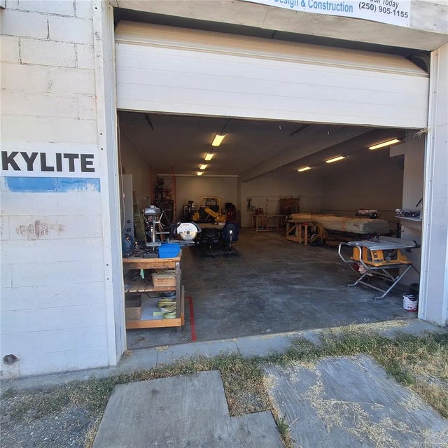 3 of 15 - 1824 Alberni Hwy A & B, Coombs, BC