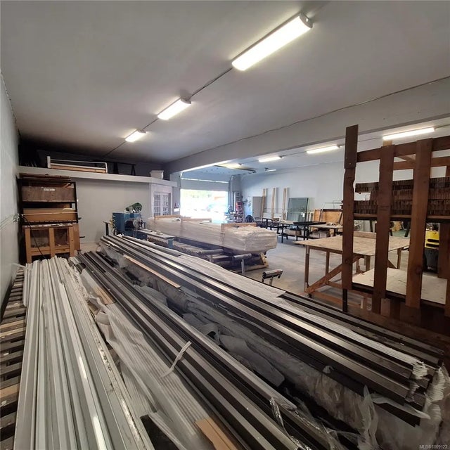 5 of 15 - 1824 Alberni Hwy A & B, Coombs, BC