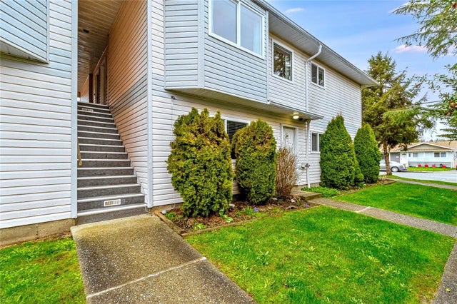 1 of 28 - 2524 Lewis St 202, Duncan, BC