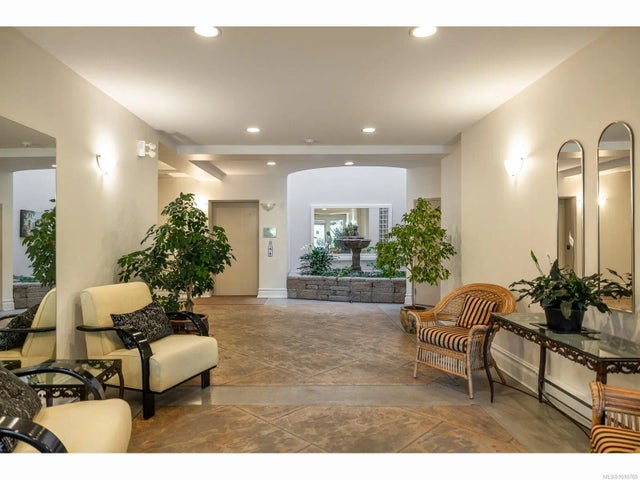 4 of 20 - 193 Second Ave 201, Qualicum Beach, BC