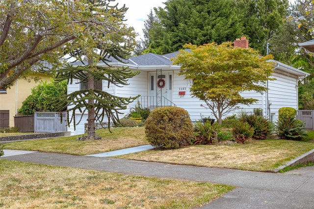 1 of 53 - 2183 Epworth St, Oak Bay, BC