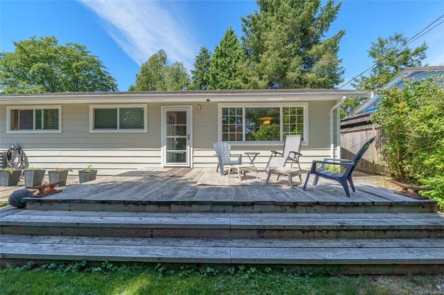 1 of 48 - 255 Otter St, Ucluelet, BC