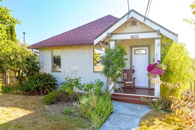 1 of 43 - 9875 Willow St, Chemainus, BC