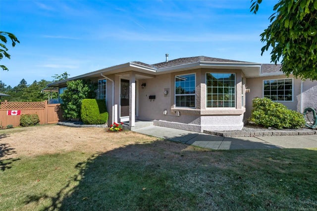 1 of 35 - 6100 Denali Dr, Duncan, BC