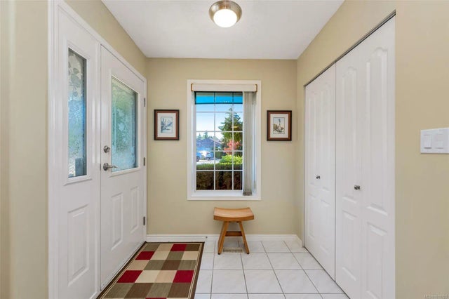 2 of 35 - 6100 Denali Dr, Duncan, BC