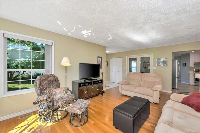 5 of 35 - 6100 Denali Dr, Duncan, BC