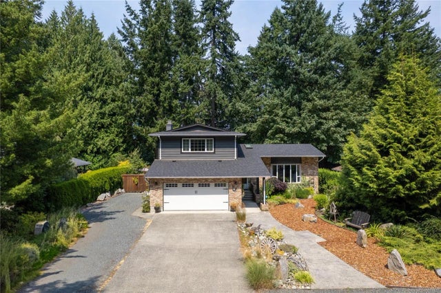 1 of 65 - 1191 Clubhouse Dr, Qualicum Beach, BC