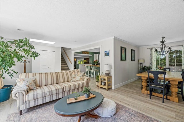 3 of 65 - 1191 Clubhouse Dr, Qualicum Beach, BC