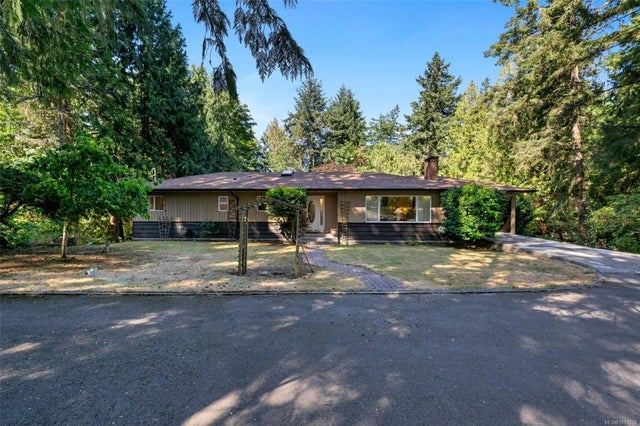 1 of 64 - 7116 Maber Rd, Central Saanich, BC