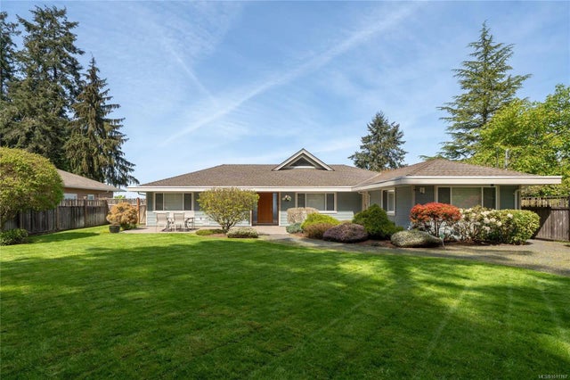 2 of 33 - 457 Crescent Rd W, Qualicum Beach, BC