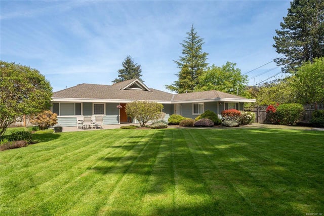 3 of 33 - 457 Crescent Rd W, Qualicum Beach, BC