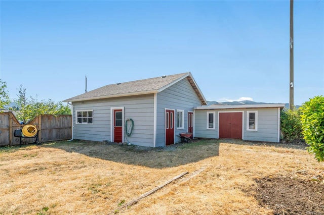 2 of 27 - 4914 Stirling St, Port Alberni, BC