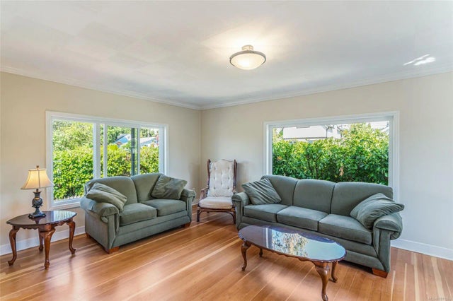 4 of 27 - 4914 Stirling St, Port Alberni, BC