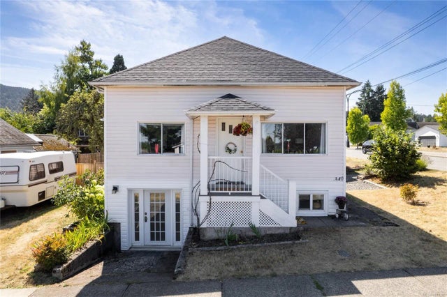 1 of 59 - 340 5th Ave, Ladysmith, BC