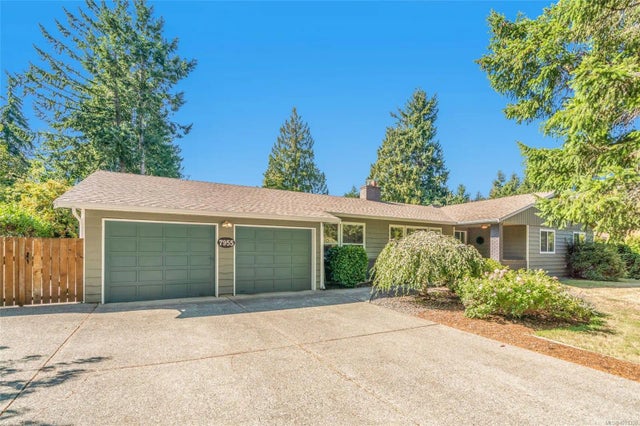 1 of 58 - 7955 Northwind Dr, Lantzville, BC