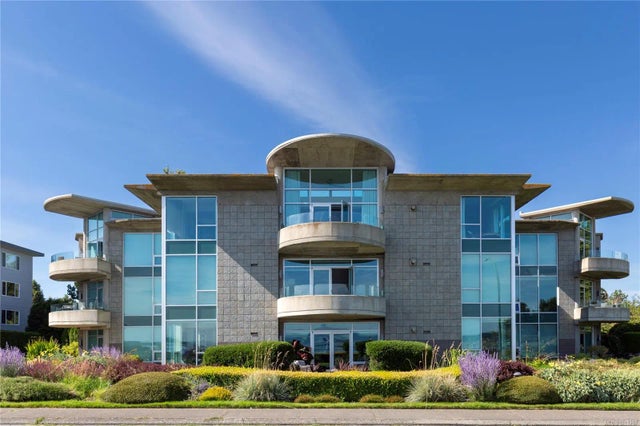 1 of 36 - 1284 Beach Dr 101, Oak Bay, BC