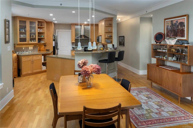 3 of 36 - 1284 Beach Dr 101, Oak Bay, BC