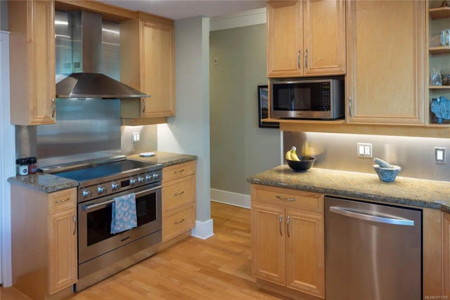 5 of 36 - 1284 Beach Dr 101, Oak Bay, BC