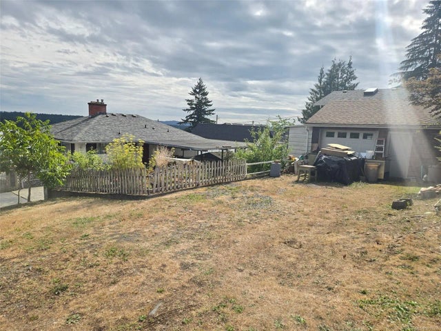 3 of 3 - 240 2nd Ave, Ladysmith, BC