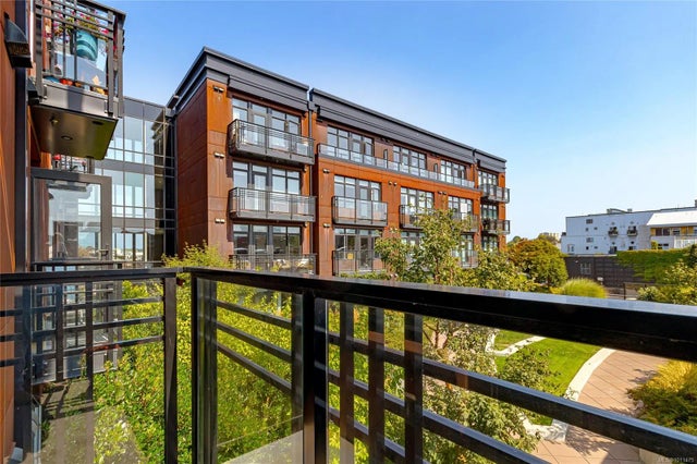 1 of 22 - 515 Chatham St 307, Victoria, BC
