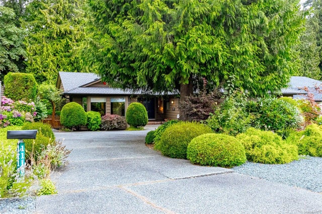 1 of 60 - 1113 Stymie Close, Qualicum Beach, BC