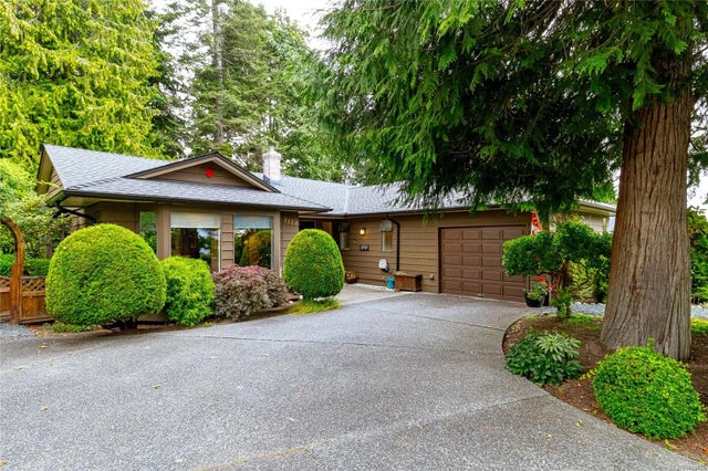 2 of 60 - 1113 Stymie Close, Qualicum Beach, BC