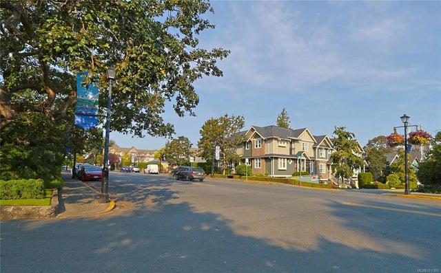 3 of 35 - 2125 Oak Bay Ave 201, Oak Bay, BC